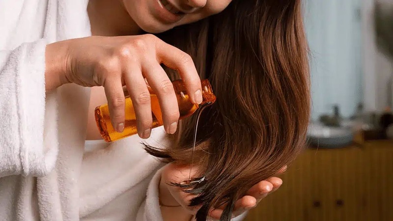 RAMBUT SEHAT: Menggunakan hair vitamin secara rutin