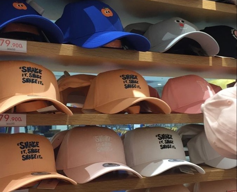 Ilustrasi model topi baseball yang cocok dipadukan dengan berbagai style
