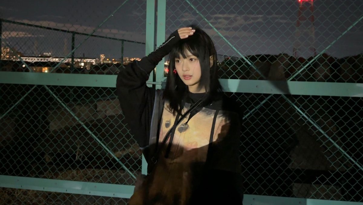 Hanni member NewJeans