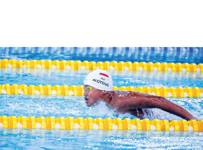 ON FIRE: ATLET renang Kota Batu Aloysius Alden Sembiring bertanding dalam ajang Indonesian Open Aquatic Championship 2025.
