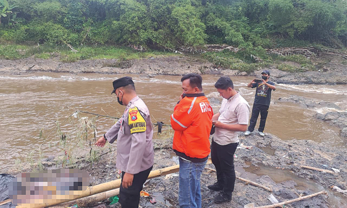 SEMPAT DILAPORKAN HILANG: Aparat kepolisian menemukan jenazah mengapung di Sungai Brantas, perbatasan Desa Kedungpedaringan, Kecamatan Kepanjen dengan Desa Sukorejo, Gondanglegi.