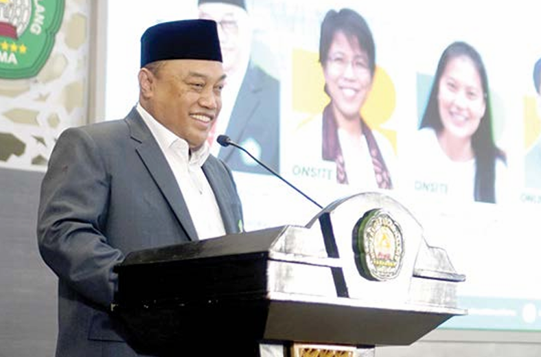 JADI PENENGAH: Rektor Unisma Prof Drs H Junaidi MPd PhD memberikan sambutan pembuka dalam ICON-ELT 2025.