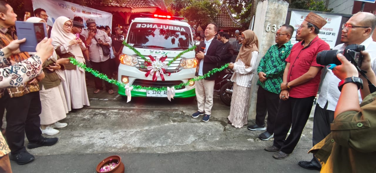SOSIAL: Peresmian ambulans gratis YDSF Malang bersama Nusantara Gilang Gemilang berlangsung meriah di Camp King Sulaiman, Kota Malang.