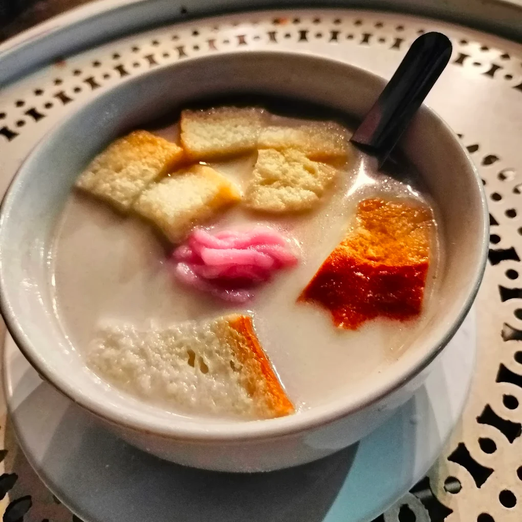 HANGAT: Angsle dan Ronde cocok sekali disantap saat musim hujan.