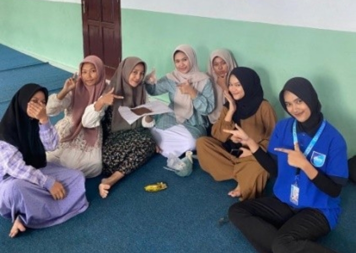 KREATIF: Tim mahasiswa ITKM Widya Cipta Husada (WCH).