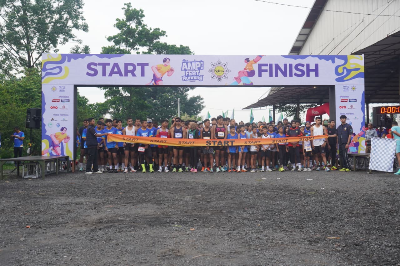 SEMANGAT: Suasana start AMPI Fest Running pagi tadi.