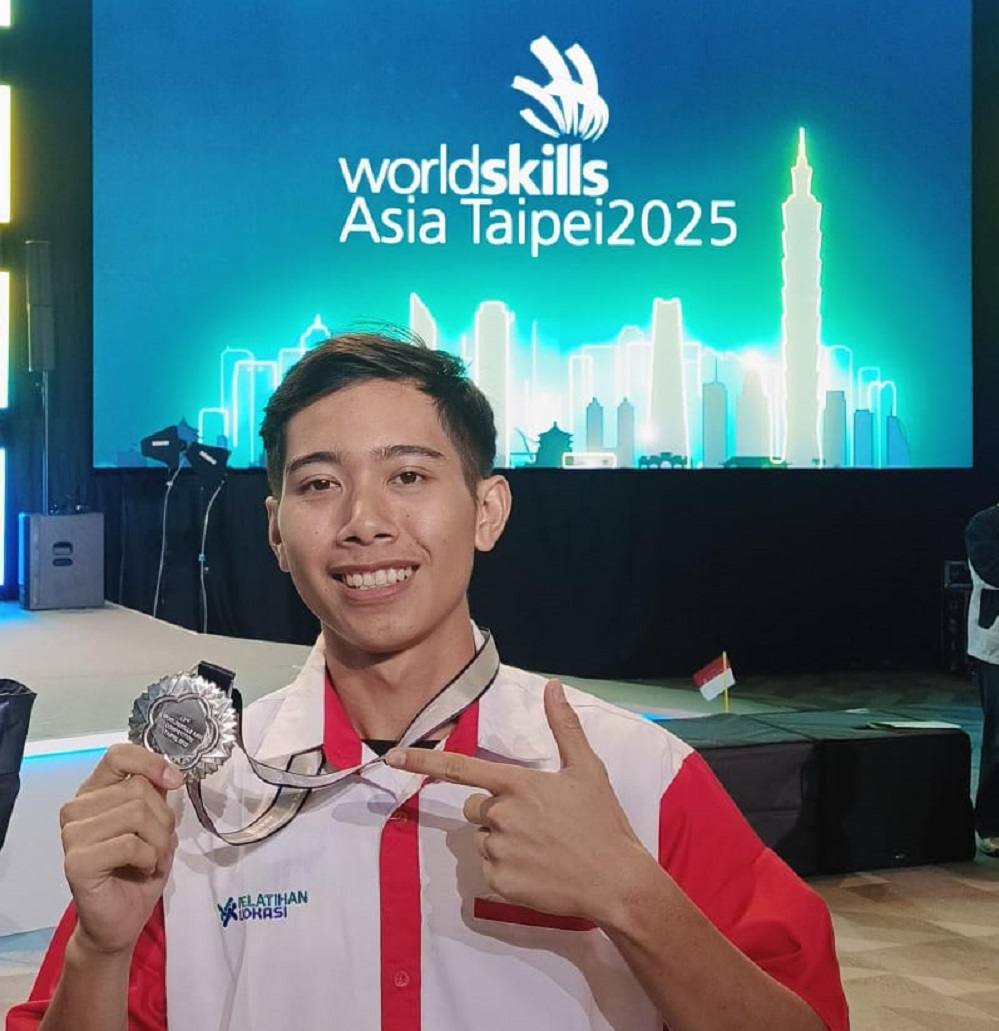TERBAIK: Pandu Dewangga Reanata peraih Juara 2 Kompetisi WorldSkills Asia Taipei 2025 Bidang Lomba Industrial Control, pada 27-29 November.