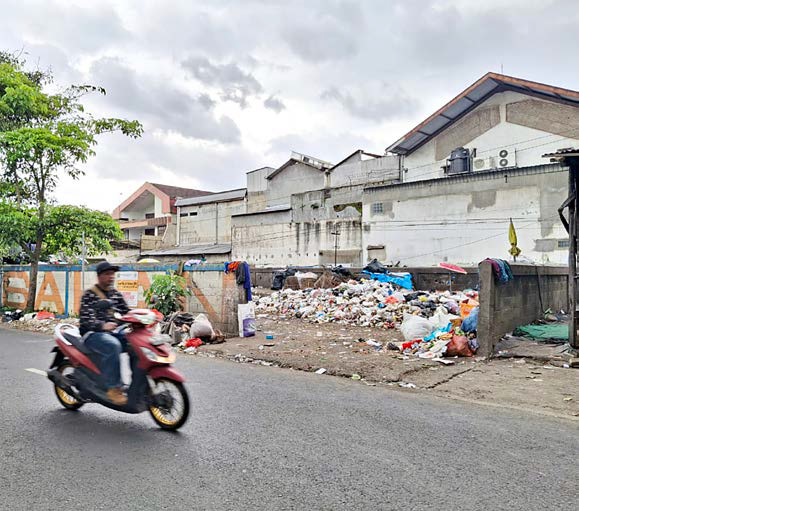 CAPAIAN MEMBAIK: Operasional pengangkutan sampah dari TPS di Jalan Asahan, Bunulrejo, Lowokwaru ke TPA Supit Urang mengandalkan hasil retribusi. Begitu juga dengan TPS-TPS lainnya.