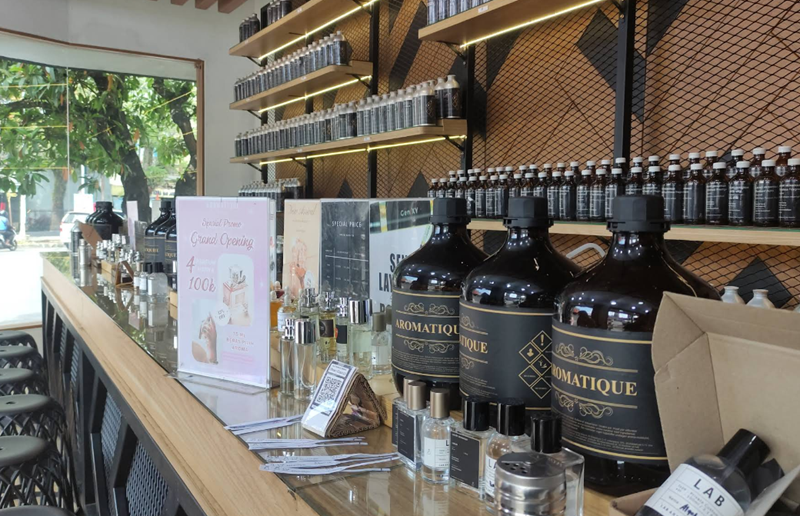 HARUM DAN LENGKAP: Toko Parfum di Malang, Aromatique Parfum