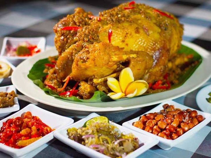 PULAU DEWATA: Ayam betutu, salah satu kuline khas Bali dengan racikan rempah yang kuat