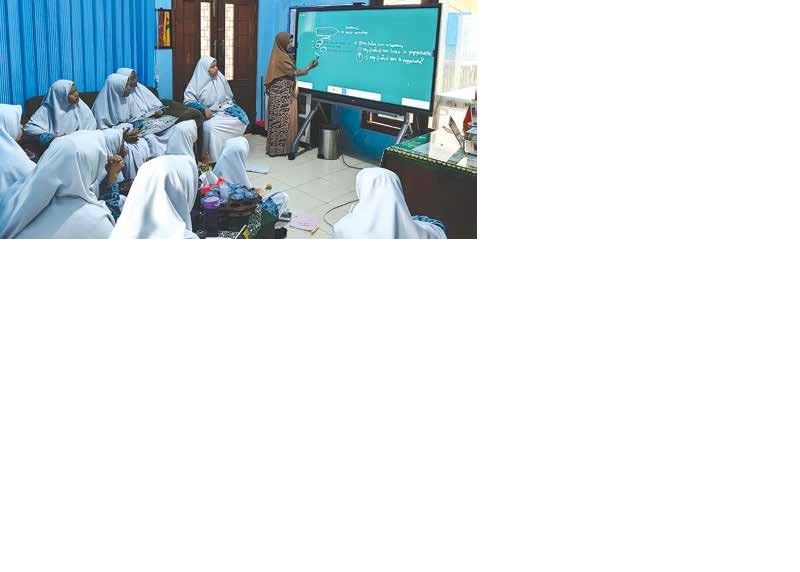 KOMUNIKATIF: Proses pembelajaran ke kelas SMA Aisyiyah Boarding School Malang (ABSM) berlangsung menyenangkan dan komunikatif.