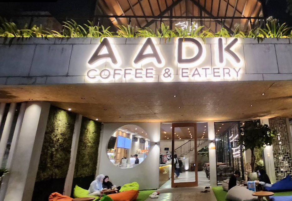 NONGKRONG SANTAI: Kafe AADK di Jalan Bandung, Malang