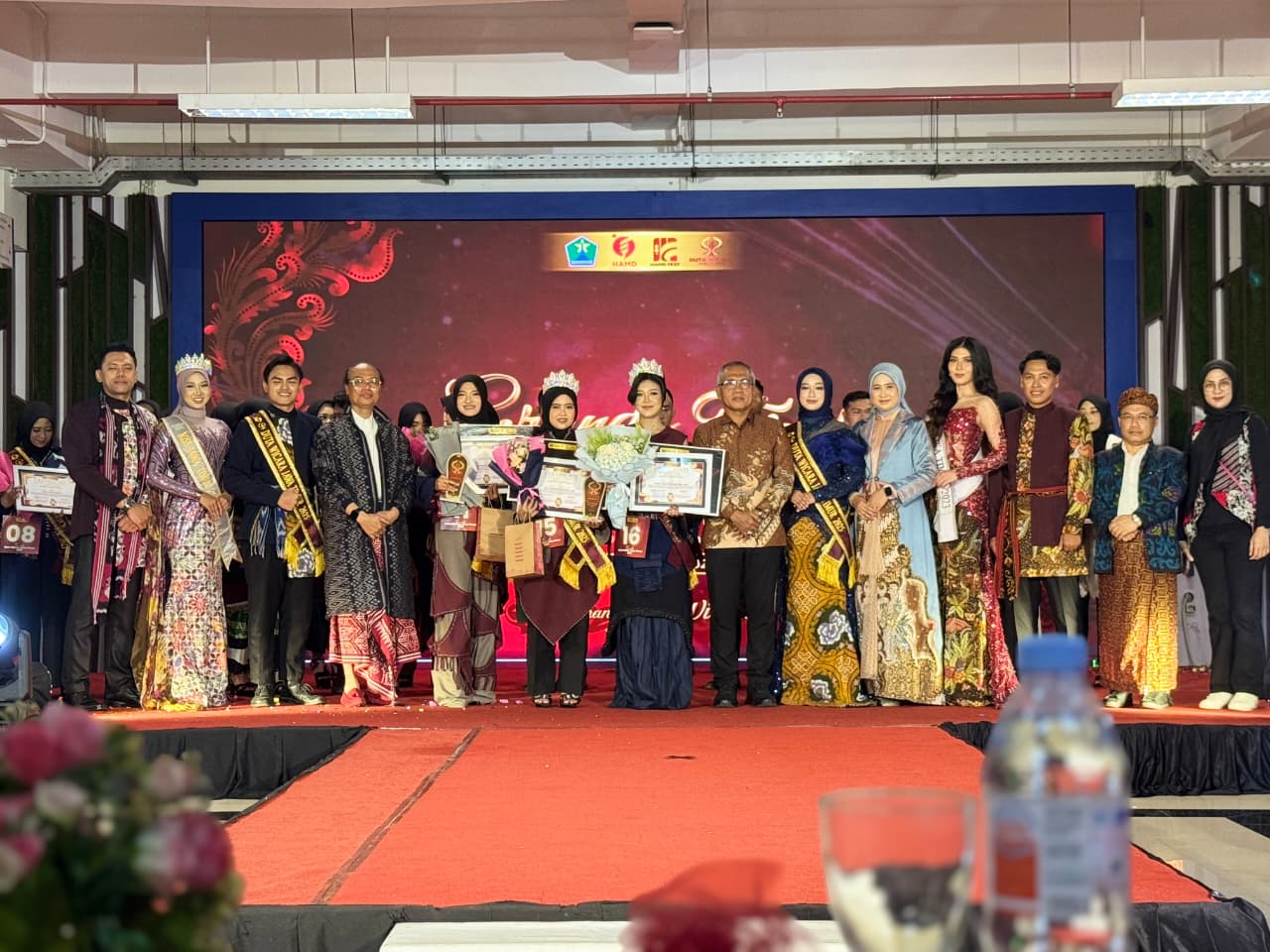 JUARA: Kota Malang kembali menjadi saksi lahirnya generasi muda inspiratif lewat ajang bergengsi Grand Final Pemilihan Duta Wicara Jawa Timur 2025 yang digelar oleh HAMD Public Speaking
