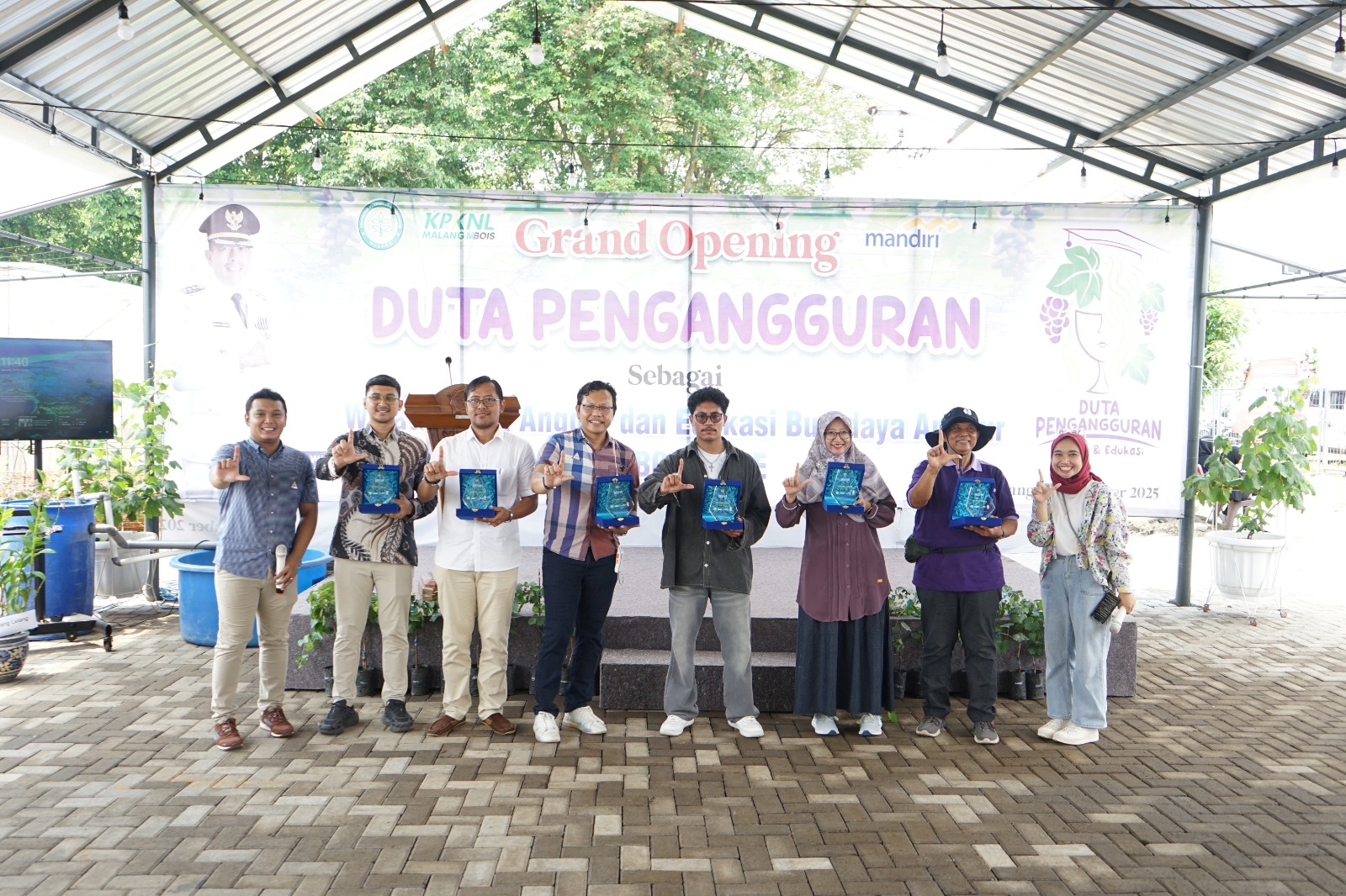 Duta Peng-Angguran: Wahana Edukasi Pertanian Modern