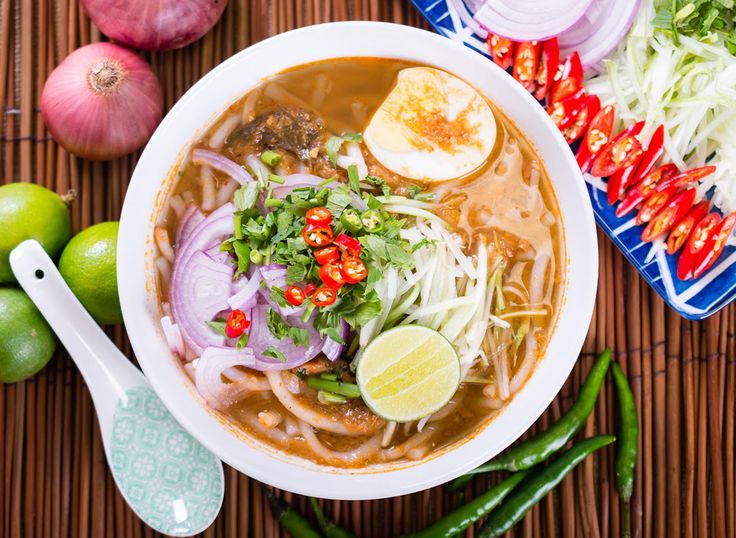 NIKMAT: Laksa, hidangan berkuah yang nikmat dan menyegarkan