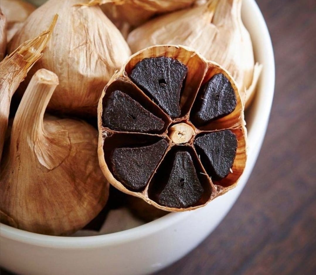 BERMANFAAT: Black garlic, hasil fermentasi bawang putih yang mengandung segudang manfaat