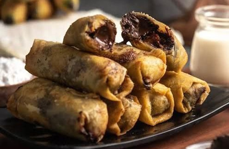 MANIS: Piscok renyah dengan coklat lumer jadi camilan favorit.