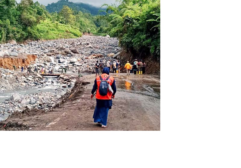TERPUTUS: Kondisi akses menuju Malalak, Kabupaten Agam, Sumatera Barat terputus akibat banjir bandang.
