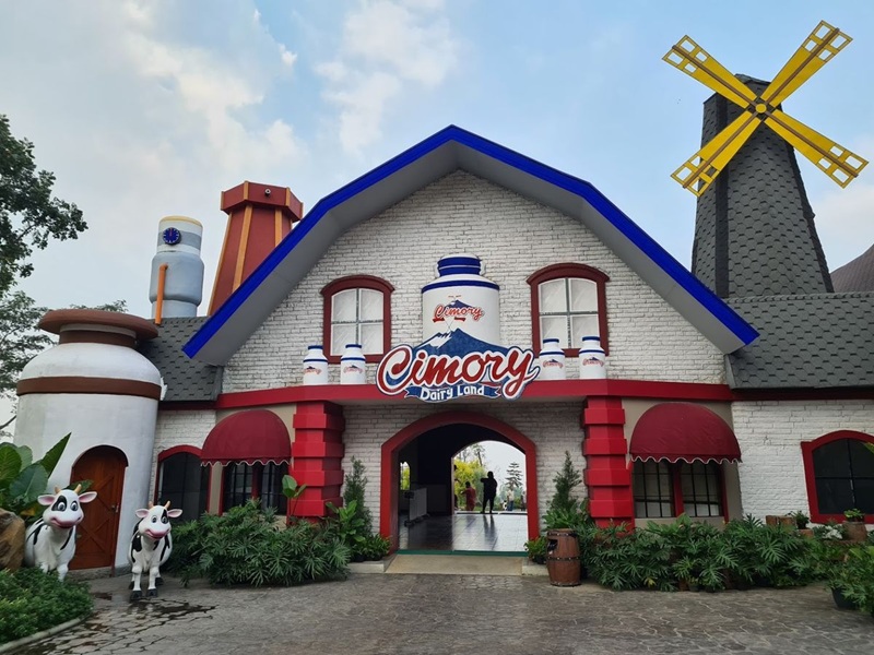 BERLIBUR KE LUAR KOTA: Cimory Dairyland di Pasuruan layak dikunjungi
