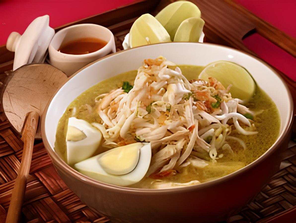 HANGAT DAN SEGAR : Menjelajah Soto Dhok Paling Ikonik di Malang: Dari Bantingan Botol hingga Kuah Bening yang Bikin Nagih