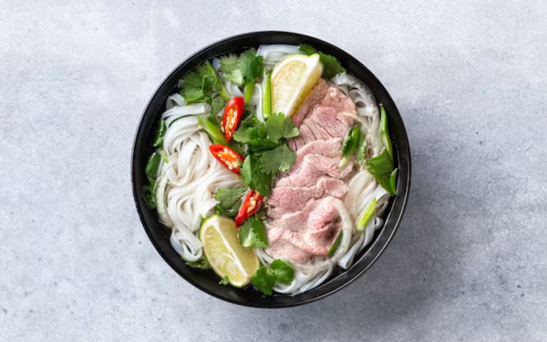 KHAS VIETNAM: Nikmati lezatnya Pho, kuliner khas Vietnam yang hangat dan segar