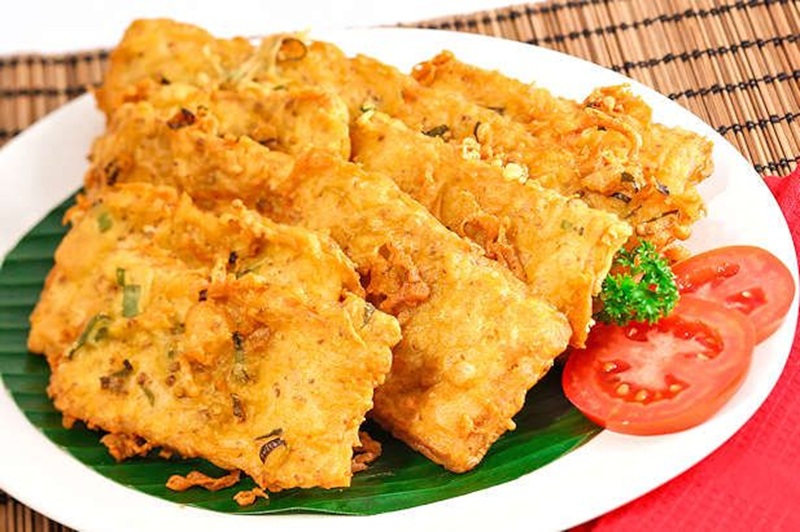 CAMILAN LEZAT: Olahan tempe goreng tepung yang menggugah selera