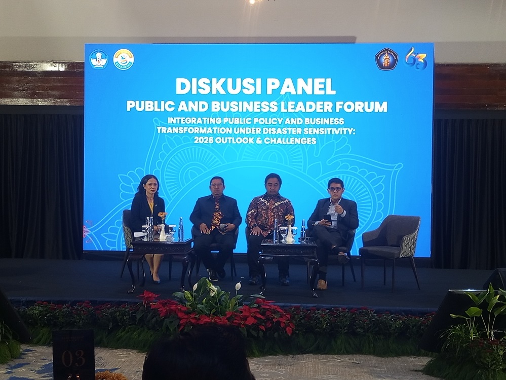 DISKUSI PANEL: Public and Business Leader Forum: 2026 Outlook & Challenges.