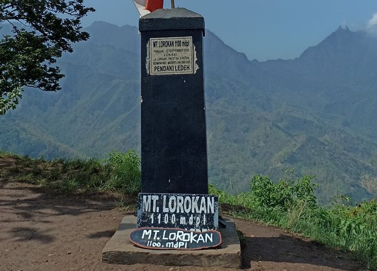 PUNCAK GUNUNG: Lorokan 1.100 mdpl