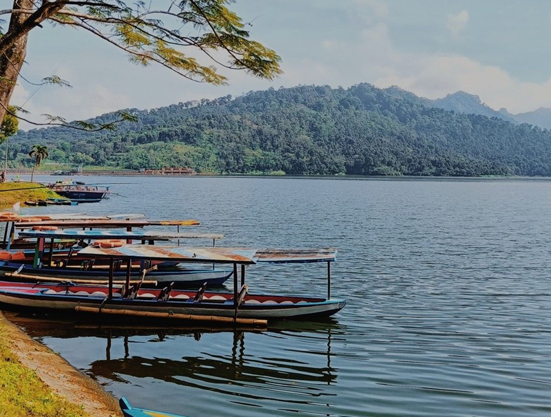WISATA MALANG RAYA: Suasana waduk selorejo di kabupaten malang