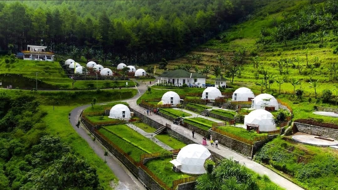 GLAMPING: Nikmati liburan santai dengan pemandangan alam