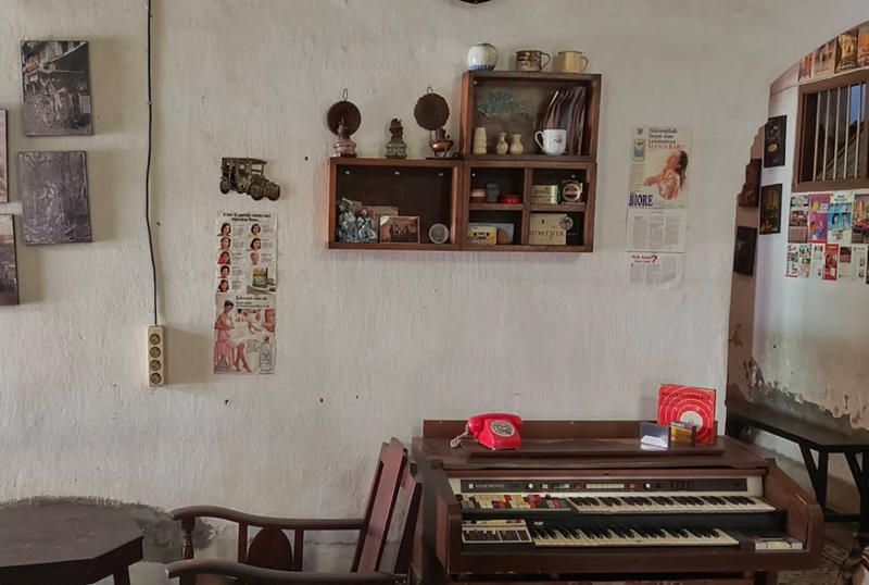 KAFE VINTAGE: Berkat terang jaya di klojen, malang