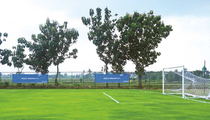 BERKOMITMEN: Dreams Football Pitch berada di Jalan Bugis, Kecamatan Pakis, diharapkan mendukung perkembangan sepak bola di Malang Raya.