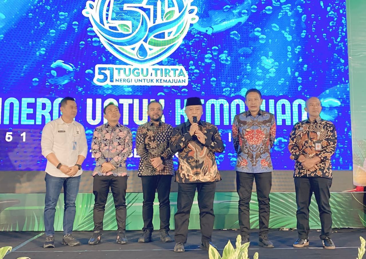 Puncak peringatan HUT ke-51 yang digelar pada Kamis, (18/12) menjadi momentum bersejarah, karena untuk pertama kalinya di usia Tugu Tirta, acara dihadiri langsung oleh tiga kepala daerah Malang Raya.