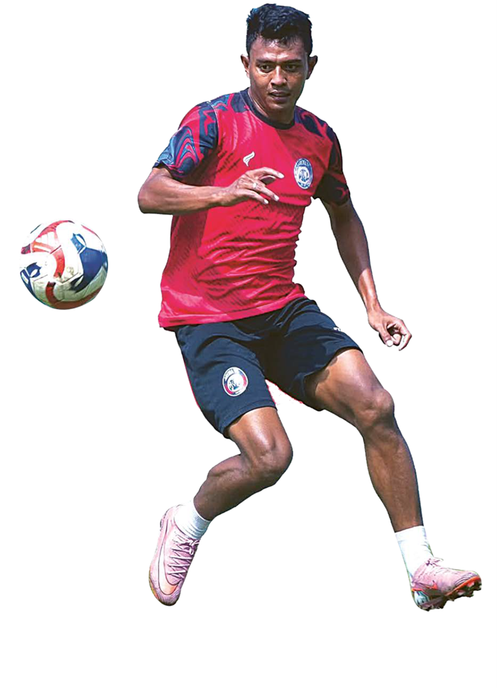 JADI PEMBUKTIAN: Dari atas, Dalberto Luan Belo, Dedik Setiawan, dan Razzaa Fachrezi merupakan opsi penyerang utama Arema FC. Absennya Dalberto membuat Dedik dan Razzaa berpeluang menjadi andalan Singo