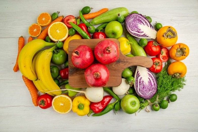 Ilustrasi sayur dan buah yang baik untuk pencernaan
