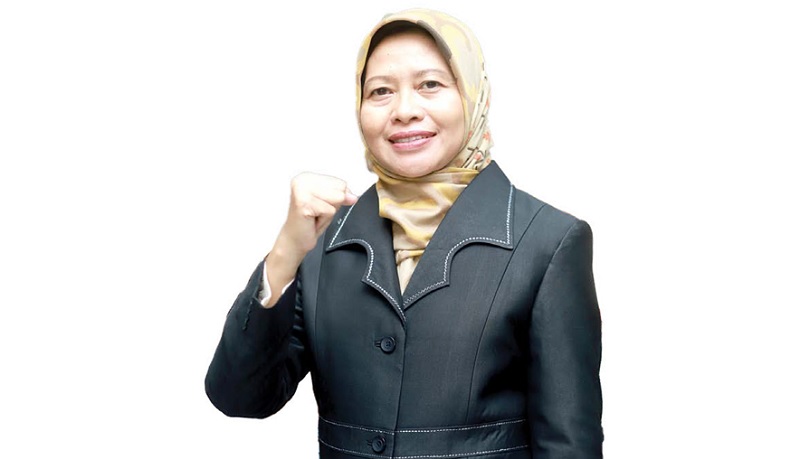 Dra Erni Qomaria Rida MPd