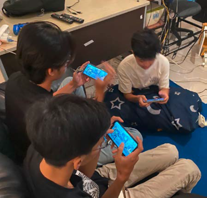 ASAH KEMAMPUAN: Atlet ESports Indonesia (ESI) Kota Malang terus berlatih untuk menjaga skill.