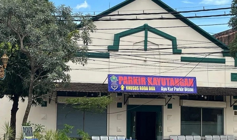 Parkir Kajoetangan