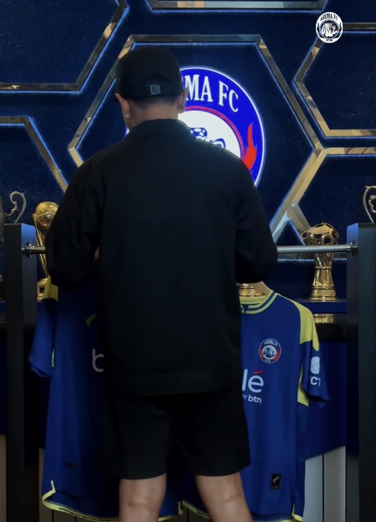 Tangkapan video Instagram Arema FC akan mendatangkan dua pemain baru.