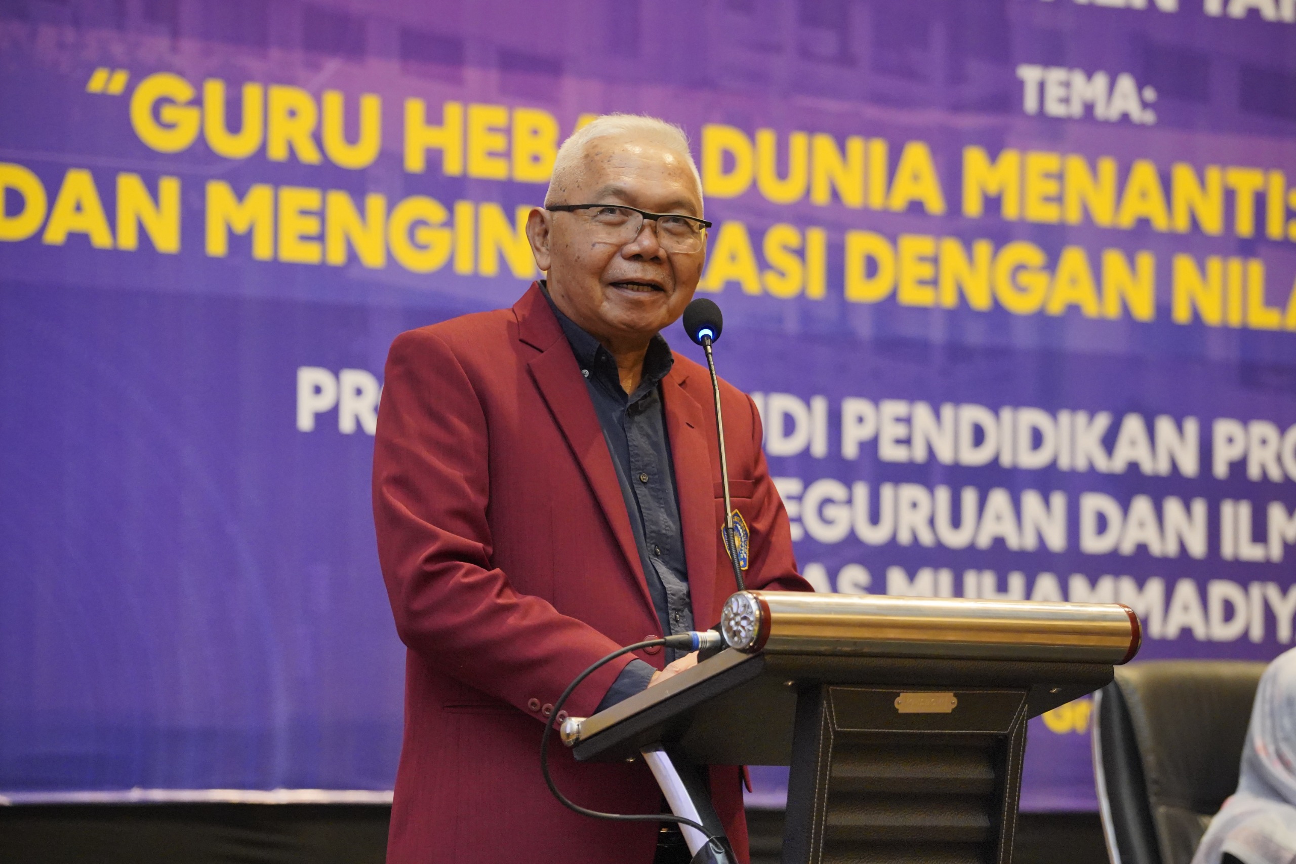 SAMPAIKAN PESAN: Wakil Rektor II UMM Dr. Ahmad Juanda, Ak., M.M., C.A. menegaskan pentingnya PPG untuk menyiapkan guru profesional.
