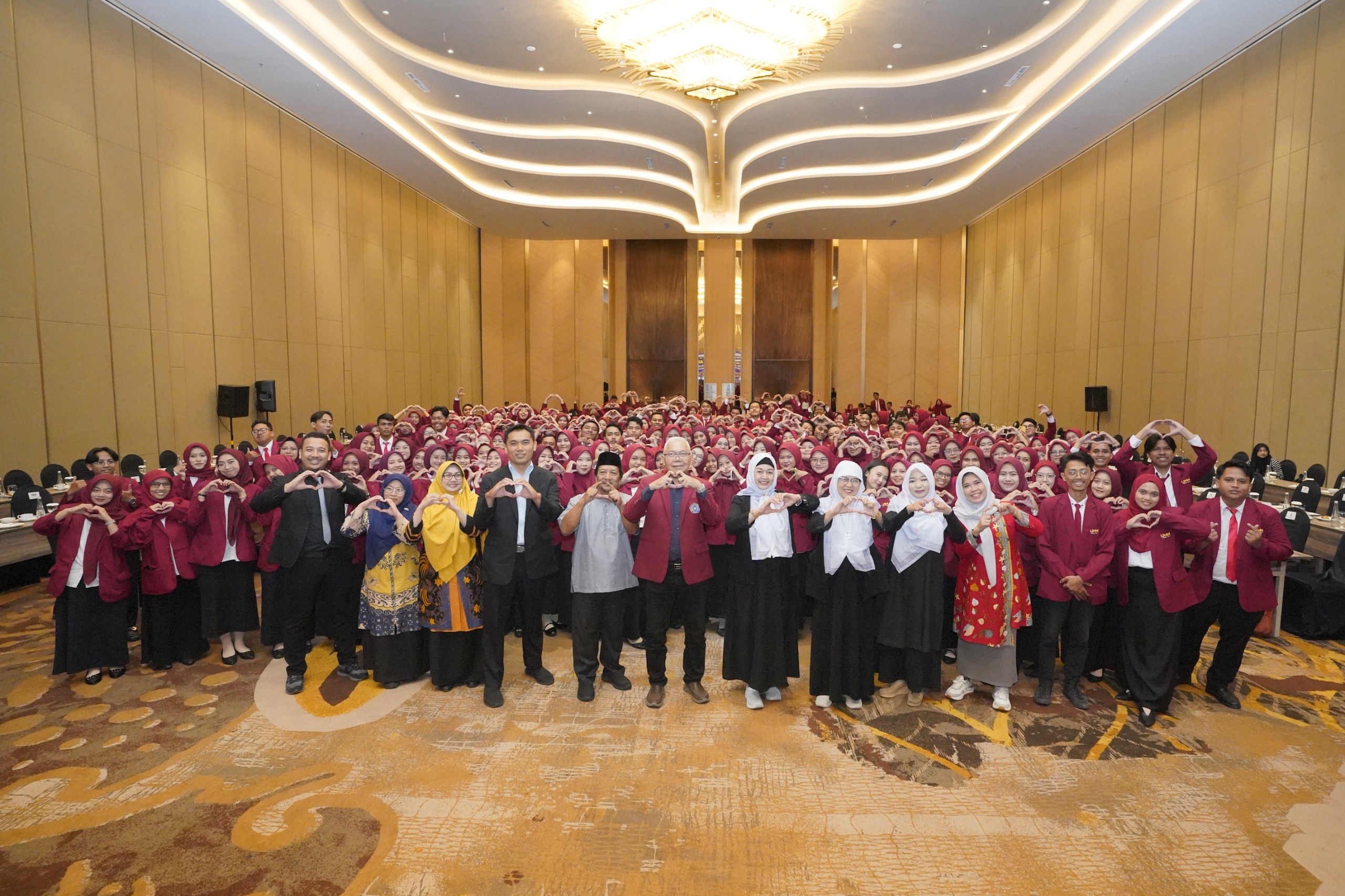 CETAK YANG TERBAIK: Mahasiswa PPG UMM siap mengikuti rangkaian pendidikan demi memajukan pendidikan bangsa.