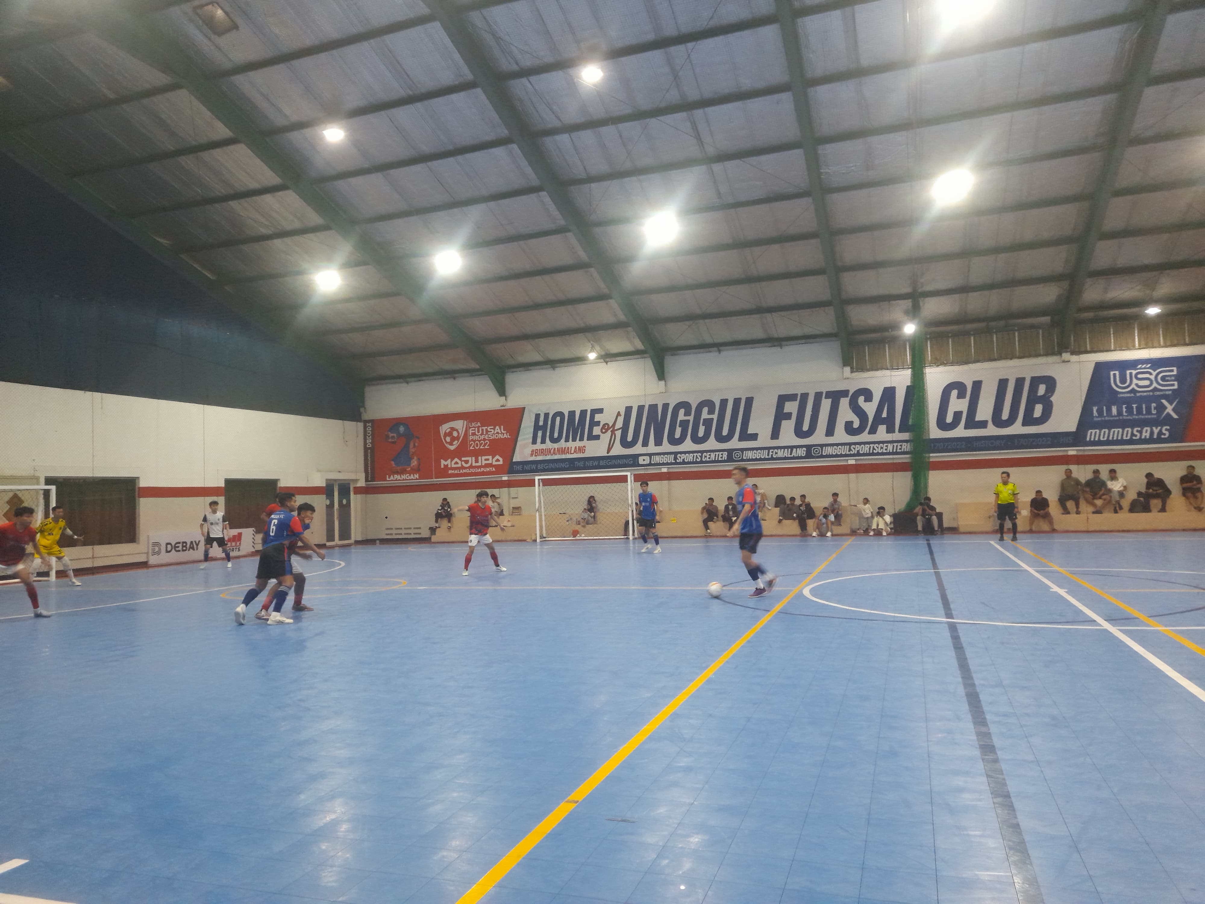 Unggul FC Malang melakukam uji coba pada Sabtu (31/1). (MA Fauzan/Radar Malang)