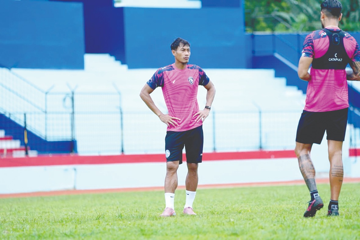 DIANDALKAN TIM: Hansamu Yama menjalani sesi latihan gym di Persija Training Ground, Bojong Sari, Debok, beberapa waktu lalu.
