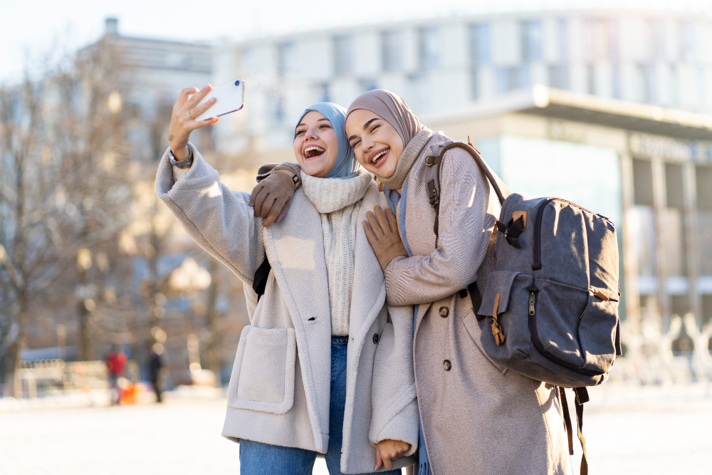 Ilustrasi traveling saat puasa (freepik)