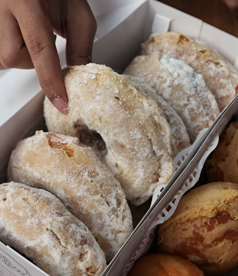 Jajanan donat crispy yang saat ini sangat digemari karena teksturnya yang unik (pinterest/Chew Susana)