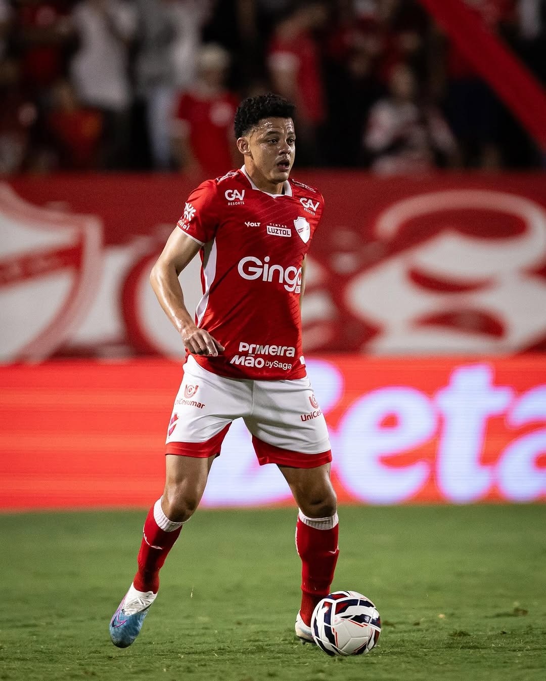 DIPROYEKSIKAN BERGABUNG: Walisson Maia bermain bersama Vila Nova FC dalam kompetisi Seri B Brasil, beberapa waktu lalu.