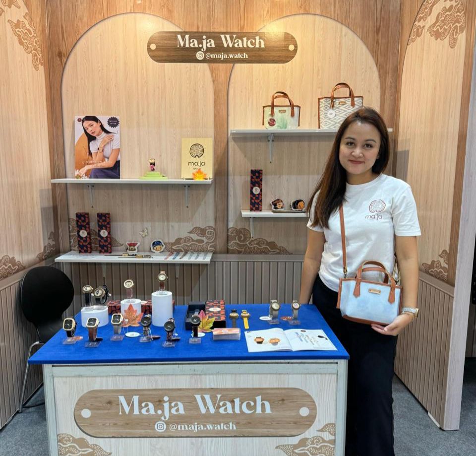 Ma.ja Watch, UMKM binaan BRI, sukses menembus pasar global dengan jam tangan kayu.