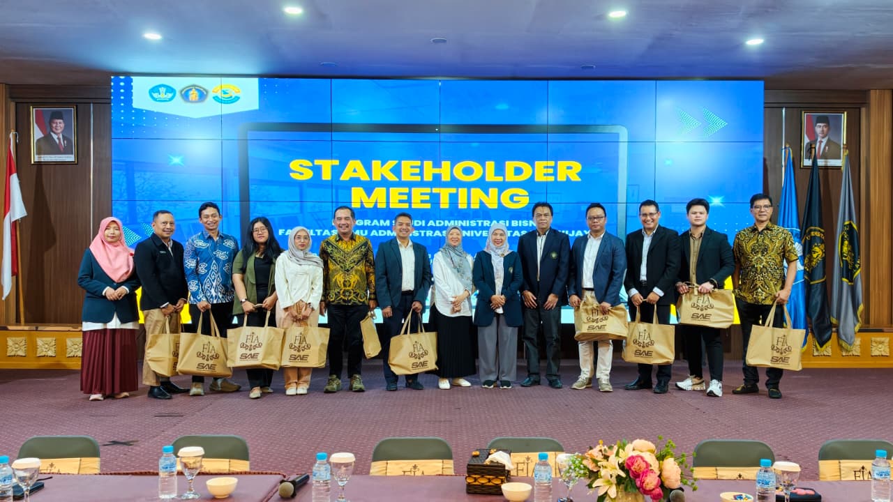 SEMANGAT KOLOBORASI: Para pemangku kepentingan menghadiri acara Stakeholder Meeting di Aula Lantai 4 Gedung B FIA UB, 2 Januari.