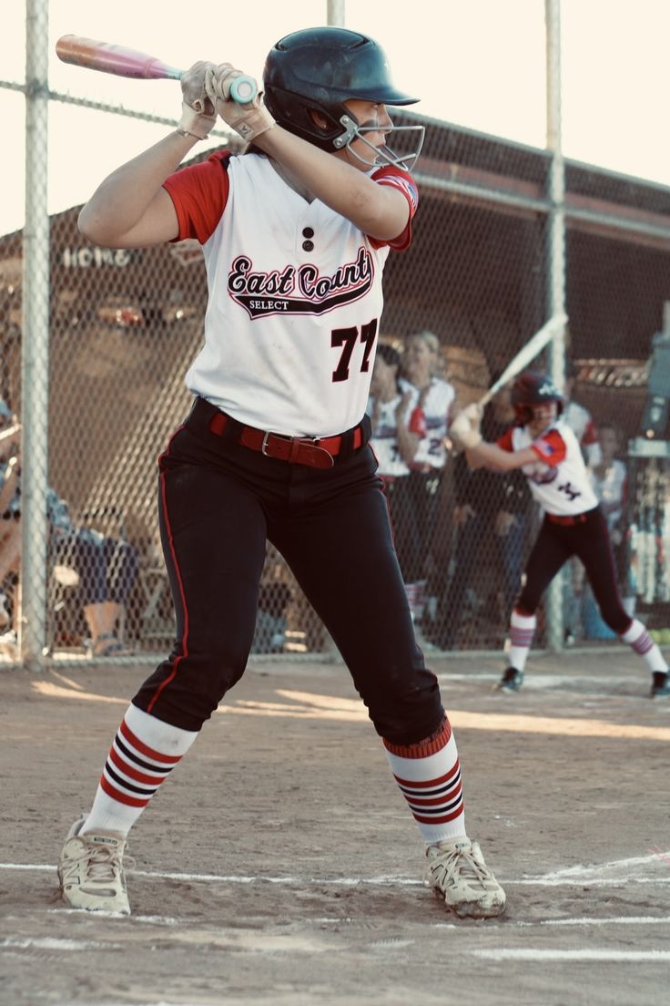 Ilustrai atlet softball. (Pinterest @lils2806)
