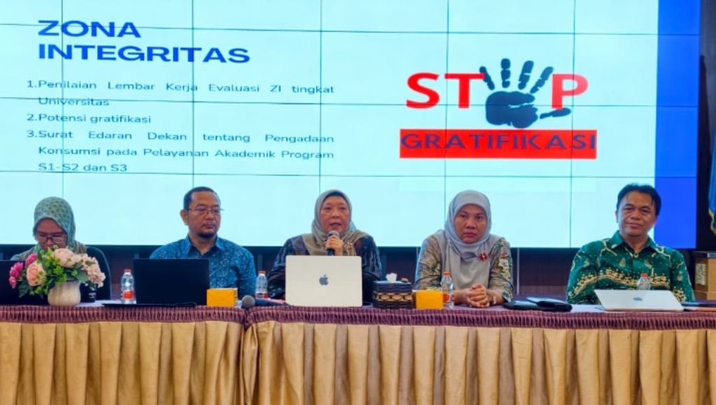 KOMITMEN: Rapat kerja ini sekaligus menegaskan komitmen FIA UB dalam rangka kepatuhan Zona Integritas, yang tersurat dalam Pakta Integritas dan Maklumat Layanan.